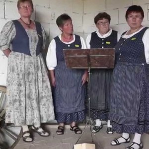 Bergelmer Sängerinnen: Lieder aus Franken und Gschichtli - YouTube