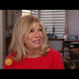 INTERVIEW: Nancy Sinatra calls duets with Frank "hilarious" (US 2015)