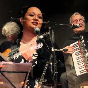 Tini Kainrath, Karl Hodina & Vlado Blum -'S Griaberl im Kinn - YouTube