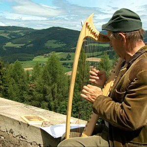 Eberhard Kummer sings Hugo von Montfort - YouTube