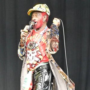 LEE SCRATCH PERRY - SUN IS SHINING -LIVE @ Electric picnic 2/ 9/12 - YouTube