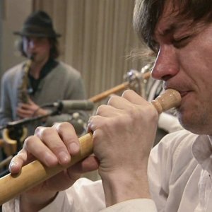 Matthias Schriefl Six Alps & Jazz , "Der Problembär" - YouTube