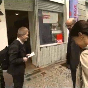 Jugendliche Migranten vor der Kamera