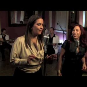 Rua da Saudade - Canção do Tempo - Luanda Cozetti e Mafalda Arnauth - YouTube