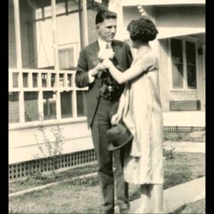 SWING+LADY+BALLADE+LOVE+SATIRE+FEMALE: Elsie Carlisle & Ray Starita and his Ambassadors - On a dreamy Afternoon (UK 1932)