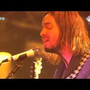 LIVE: Tame Impala - Cause I'm a man (lowlands 2015) - YouTube