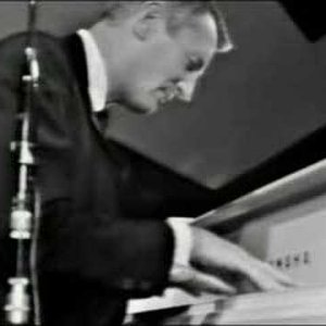 Bobby Troup - Route 66 - YouTube