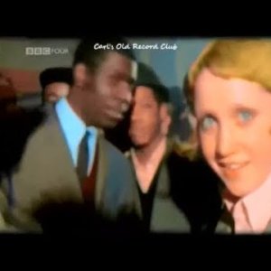 POP+REGGAE+HUMOR+FEMALE+ONE HIT: The Piglets - Johnny Reggae (UK 1971)