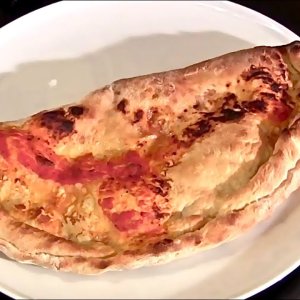 Pizza-Pizza Calzone selber machen-wie aus der Pizzeria-Pizza Calzone-Pizzateig