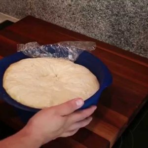 Perfekter, elastischer Pizzateig wie vom Italiener