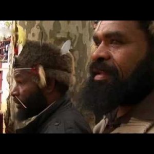 tvpDOKU: Zwei Häuptlinge aus Papua Neu-Guinea besuchen Frankreich (Teil 2) (FR 2007)