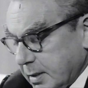 GEDICHT: Erich Kästner - Kennst du das Land wo die Kanonen blühn? (DE 1928/1967)