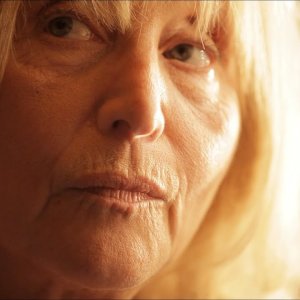 shortBIO+INTERVIEW+MAGMA: Stella Vander - Le Triton (FR 2015)