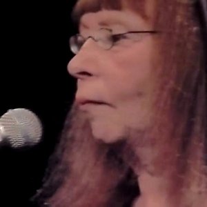 CHANSON+ROCK: Brigitte Fontaine - Entre guillemets + Ah que la vie est belle! LIVE (Fête de la Musique 2011)