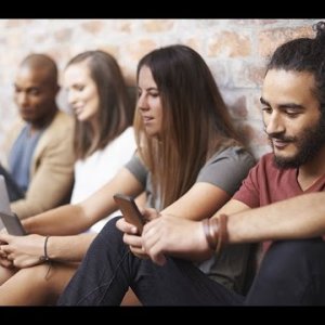 DOKU+KONSUMZWANG+INDUSTRIE-MARIONETTEN: Generation Smartphone - Die Veränderung der Gesellschaft (ZDF 2015)