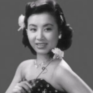 POP+KITSCH+JAPAN+FEMALE: Misora Hibari - Love! (King Cole Cover) 1955-1966