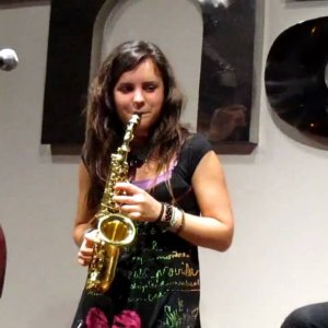 THEME+POP+SIGNATION: Petite Fleur - Andrea Motis, Joan Chamorro & Josep Traver (Live from Fnac, L'Illa ES 2011)