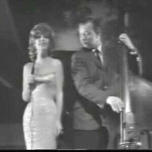JAZZ+SWING+VOICE+BASS+FEMALE+LIVE: Julie London & Don Bagley - Bye Bye Blackbird (JAPAN TV 1964)