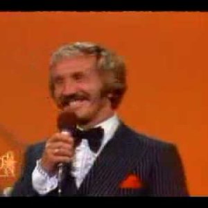 POP+SCHLAGER+COUNTRY: Marty Robbins - A White Sport Coat and a Pink Carnation (US 1981)