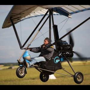 FLIEGEN+LIGHT+KOMPAKT+DIY: Der Gyrocopter Tragschrauber - Ausschnitt aus NZZ Format "Jeder sein eigener Pilot" (CH 2015)