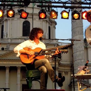 HEURIGENLIED+VOLXMUSIK+SATIRE+WIEN: Kollegium Kalksburg Trio - Karlsplatz 2012