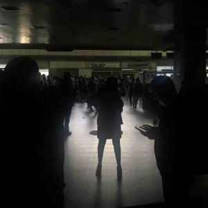 NEWS+NACHRICHTEN+MEGA-BLACKOUT:  Stromausfall legt weite Teile Südamerikas lahm (06.2019)