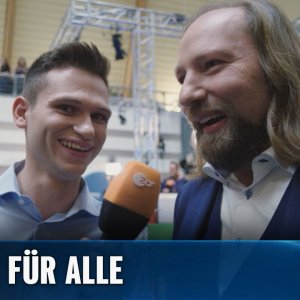 VORTRAG+SATIRE+ERNST-FÄLLE+HUMOR-VERSUCHE: Homöopathie-Streit: Fabian Köster verteilt Globuli bei den Grünen | heute-show vom 22.11.2019