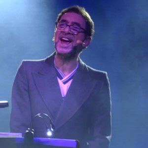 WEIHNACHTEN+XMAS+ANTI-KRIEG+POP: Jona Lewie - Stop The Cavalry (UK, Live 2016)