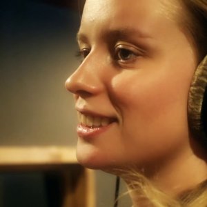 CHANSON+POP+GIRL+FEMALE: Julia Paris - J'y arriverai (FR 2020)