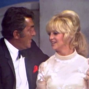 SATIRE-ERNST-FÄLLE+HUMOR-VERSUCHE: Dean Martin & Goldie Hawn - Über Dummheit und Klugheit (Dean Martin Show 1969)