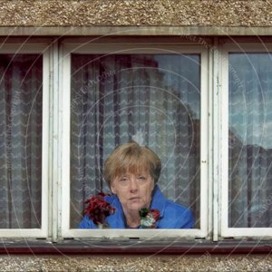 CORONA+POP+MUTTI+TALK+AMBIENT+ELECTRONIC: m E R K E L w A V E - Abstand (DE 2020)