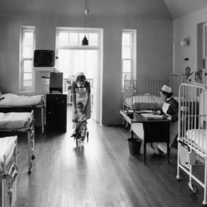 SWING+FOX+LADY+FEMALE: Gladys Keep & Eddie Carroll and His Casani Club Orchestra - Love is good for anything that ails You (UK 1937)