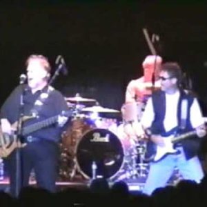 ROCK+GROOVE+GLAM+LIVE: Bachman-Turner Overdrive - Don't Get Yourself In Trouble (Redwood Run in Piercy California in June 2004)