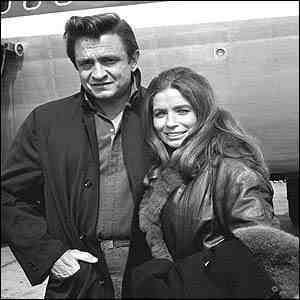 johnny_cash-june_carter-airplane.jpg