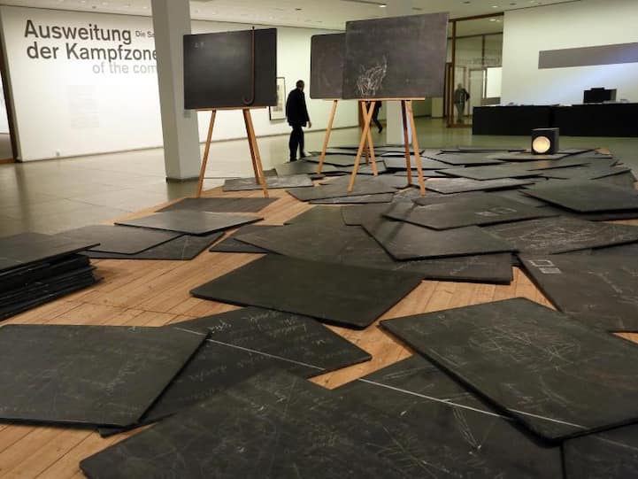 Ausstellungen-Joseph-Beuys-Richtkraefte-einer-neuen-Gesellschaft-1974-1977-.jpg